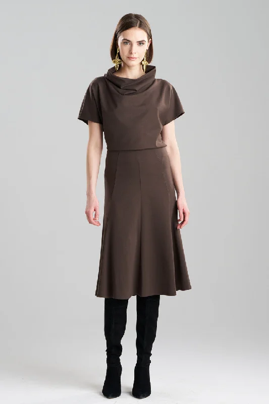 Cropped - length skirt for a trendy and youthful lookCompact Knit Flair Skirt