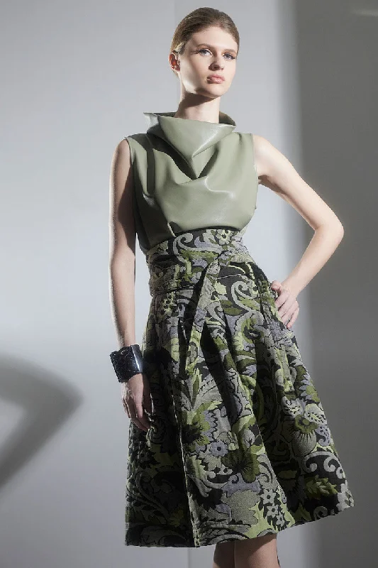 Sleeveless chiffon maxi skirt for a breezy summer eveningShinrin Paisley Jacquard Pleated Skirt