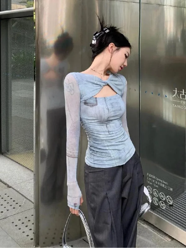 Mock Neck Women Long Sleeve Top for a Modern AestheticSky Cut Out Ruched Top