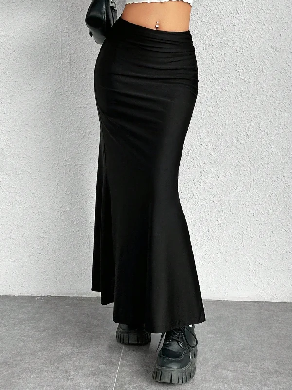 Wrinkle - resistant polyester skirt for travel convenienceEZwear Solid Color Pleated Detail Skirt