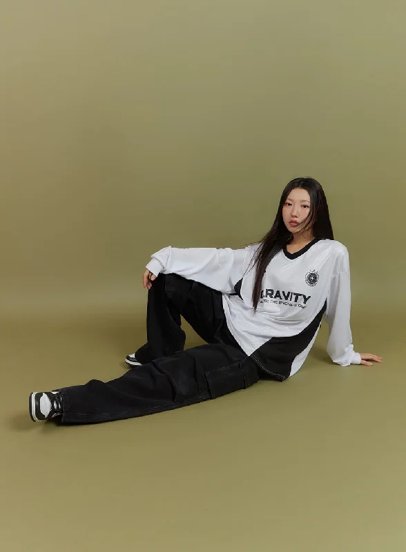 Floral Printed Women Long Sleeve Top for a Romantic LookMesh V-Neck Lettering Jersey Top IS402