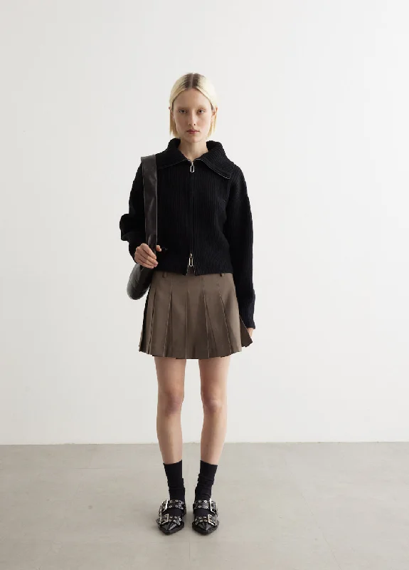 Skirts with decorative buttons Dagger Pleated Skirt