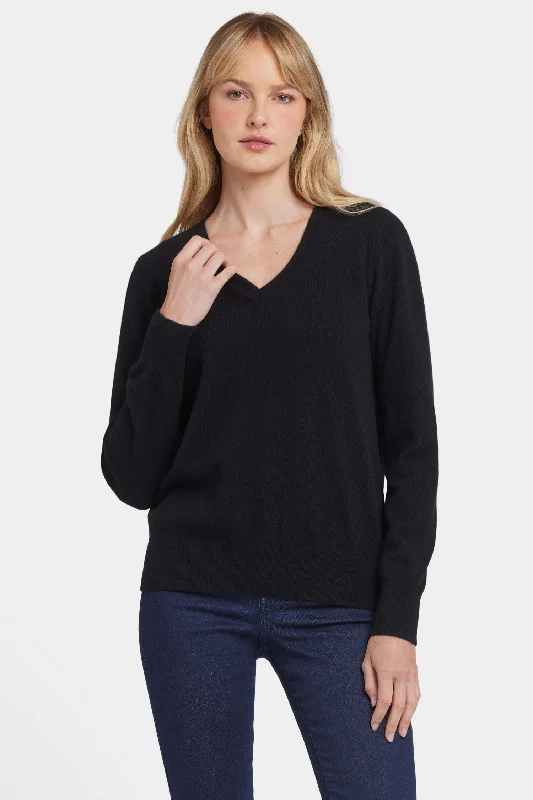Hooded Women's Fleece - Lined Sweaters for WinterCashmere Classic V-Neck Sweater - Black Hooded Women's Fleece - Lined Sweaters for WinterCashmere Classic V-Neck Sweater - Black