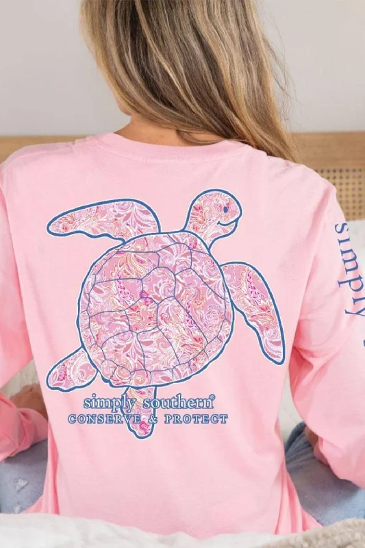 Muscle Women T Shirt for a Sporty and Casual LookSimply Southern Long Sleeve Paisley Turtle Tracking T-shirt for Women in Light Pink | LS-TRACKT6-PAIS-LTPINK