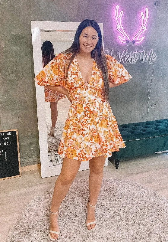 Shift Women Dress with a Simple and Classic Design for Everyday WearFiesta Stitch Waist Mini Dress - Holiday Floret Shift Women Dress with a Simple and Classic Design for Everyday WearFiesta Stitch Waist Mini Dress - Holiday Floret