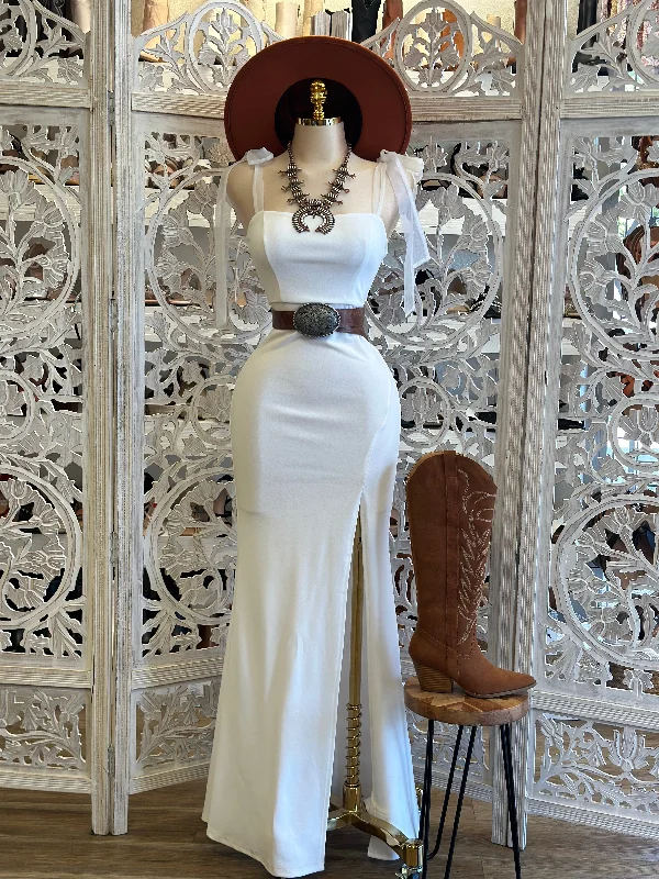 Plus Size Women Dress with a Flattering A - Line Cut for Comfort and StyleMesh Bow White Maxi Dress-Estira, Stretchy Plus Size Women Dress with a Flattering A - Line Cut for Comfort and StyleMesh Bow White Maxi Dress-Estira, Stretchy