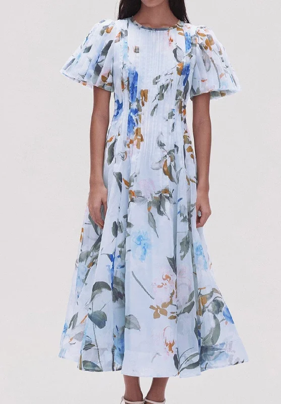 Long - Sleeve Women Dress in Velvet for a Luxurious Winter LookNova Pleated Midi Dress Divine Orchid Long - Sleeve Women Dress in Velvet for a Luxurious Winter LookNova Pleated Midi Dress Divine Orchid