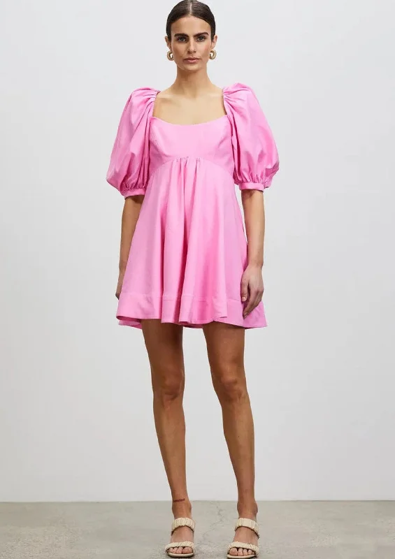 Plus Size Women Dress with a Flattering A - Line Cut for Comfort and StyleOctavia Dress - Pink Plus Size Women Dress with a Flattering A - Line Cut for Comfort and StyleOctavia Dress - Pink