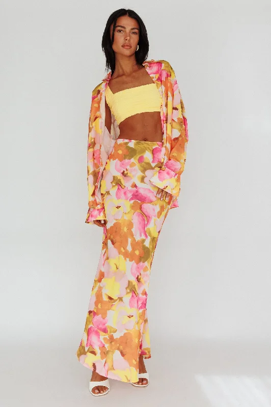 Pleated Women Dress with a Timeless and Elegant TextureVacation Midi Skirt Floral Pink/Yellow Pleated Women Dress with a Timeless and Elegant TextureVacation Midi Skirt Floral Pink/Yellow