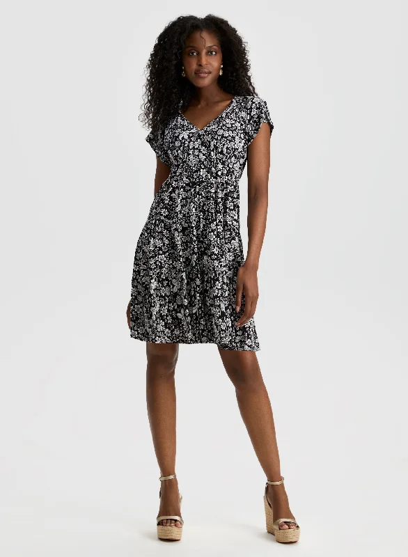 Ruffled Women Dress with Multiple Layers for a Playful and Girly StyleFloral Print Dress Ruffled Women Dress with Multiple Layers for a Playful and Girly StyleFloral Print Dress
