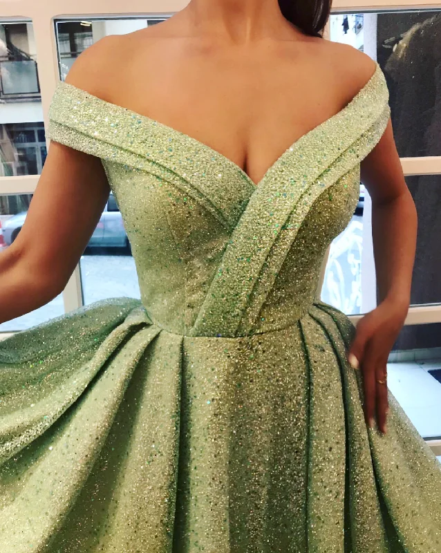 Empire Waist Women Dress to Accentuate the Bust and Conceal the WaistHillsmere Spice Gown Empire Waist Women Dress to Accentuate the Bust and Conceal the WaistHillsmere Spice Gown