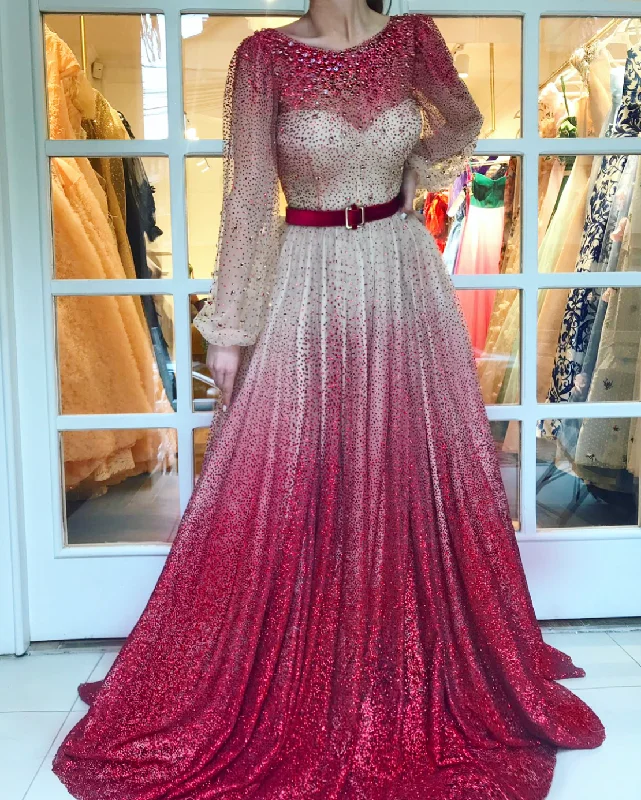 Halter Neck Women Dress to Show Off the Shoulders and NecklineMaroon Romance Gown
