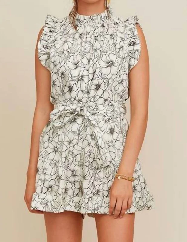 Patterned Geometric Women Shorts for a Modern AppealDiandra Short In Etched Floral