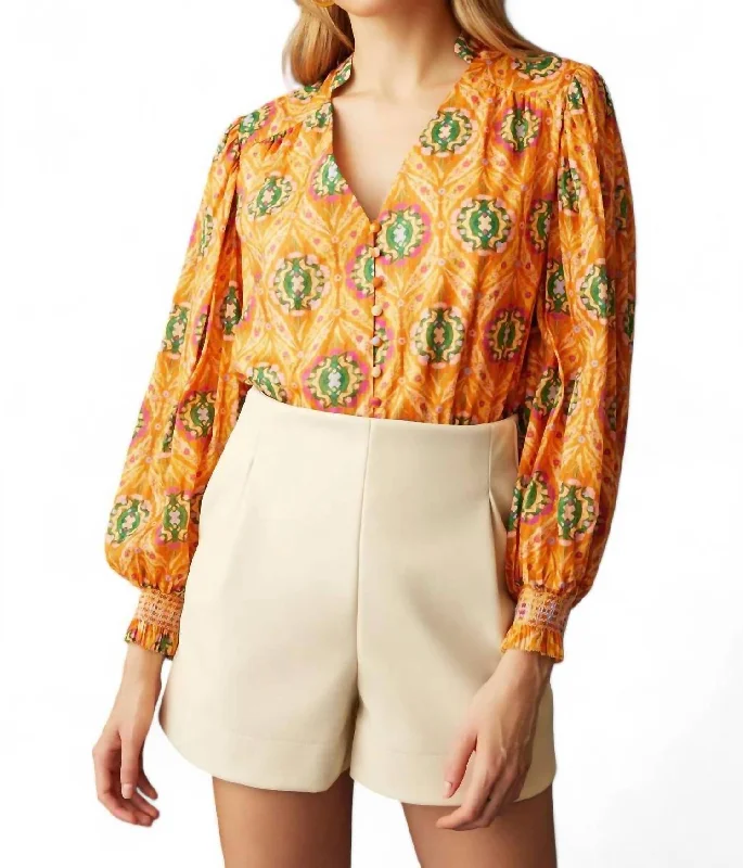 Solid Color Women Shorts in Bright Hues for a Bold StatementFay Short In Sand