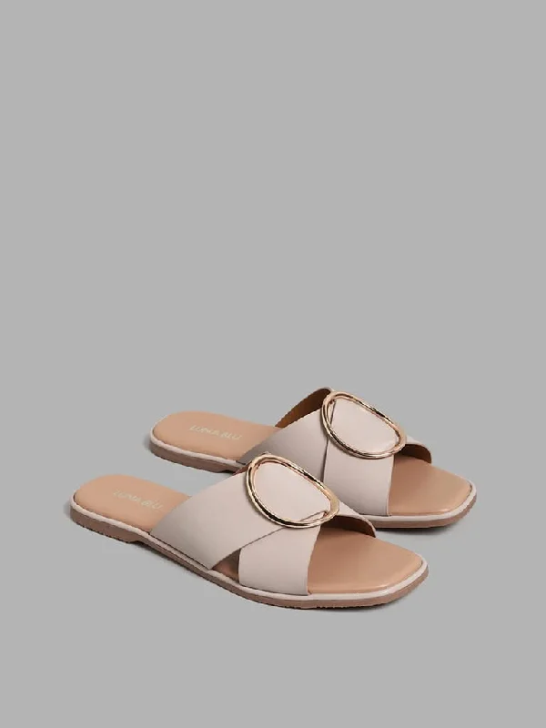 Stretchable Women Shorts for Maximum MobilityLUNA BLU Ivory Cross-Strap Oval Sandals Stretchable Women Shorts for Maximum MobilityLUNA BLU Ivory Cross-Strap Oval Sandals