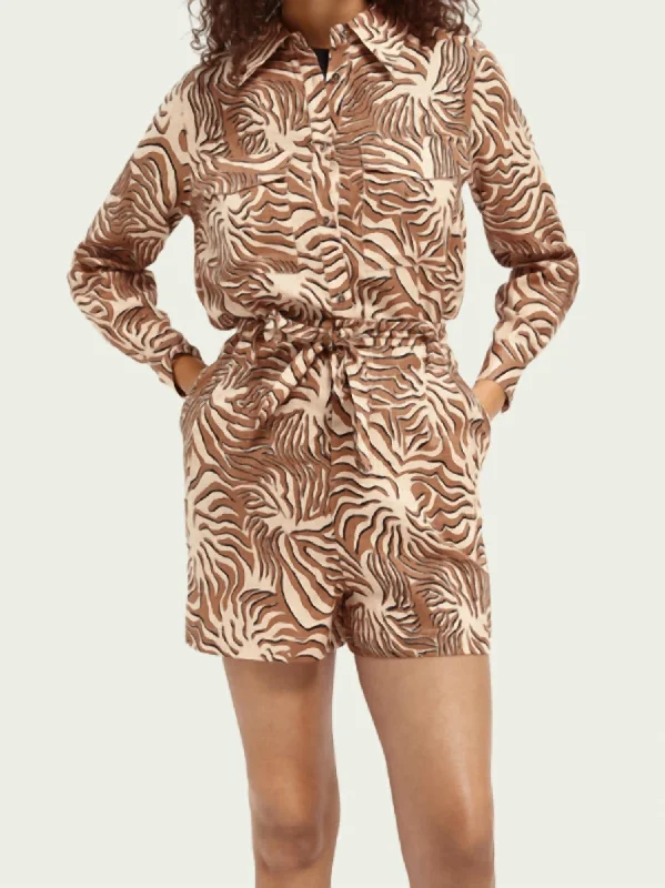 Stretchable Women Shorts for Maximum MobilityPrinted Linen Shorts In Brown