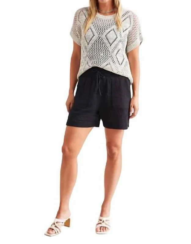 Linen Women Shorts for Breathable Comfort in Hot WeatherShort With Elastic Waist Band In Black