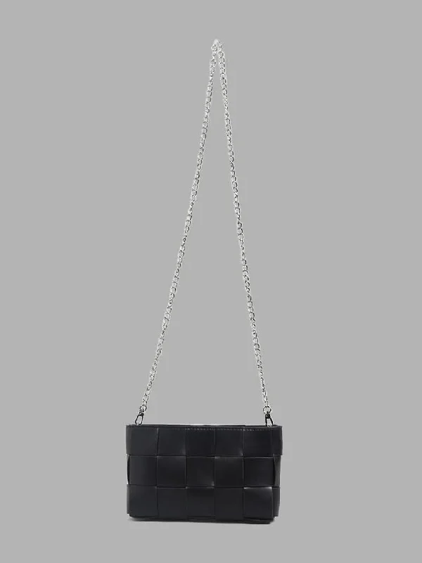Plus Size Women Shorts with a Comfortable and Stylish FitStudiowest Black Chain Detail Handbag