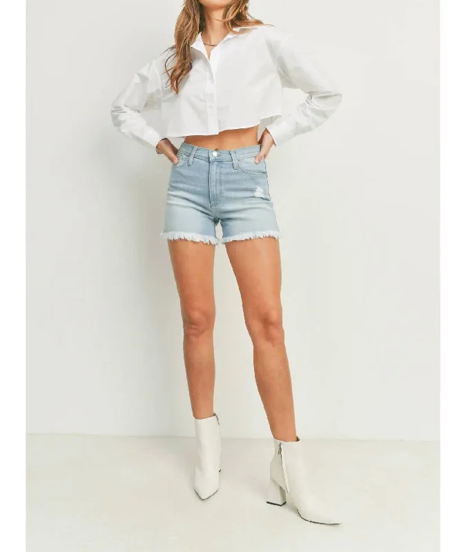 Cargo Women Shorts with Multiple Pockets for FunctionalityThe Keeper Shorts In Light Denim